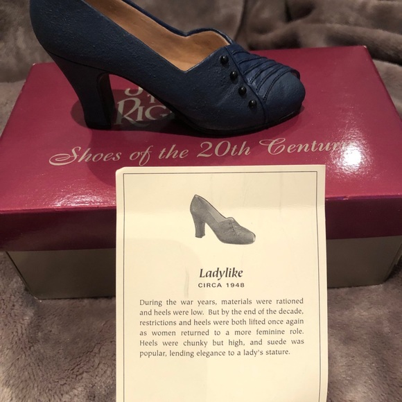 3/$15 BNIB Just the Right Shoe ceramic collectible - Picture 2 of 4